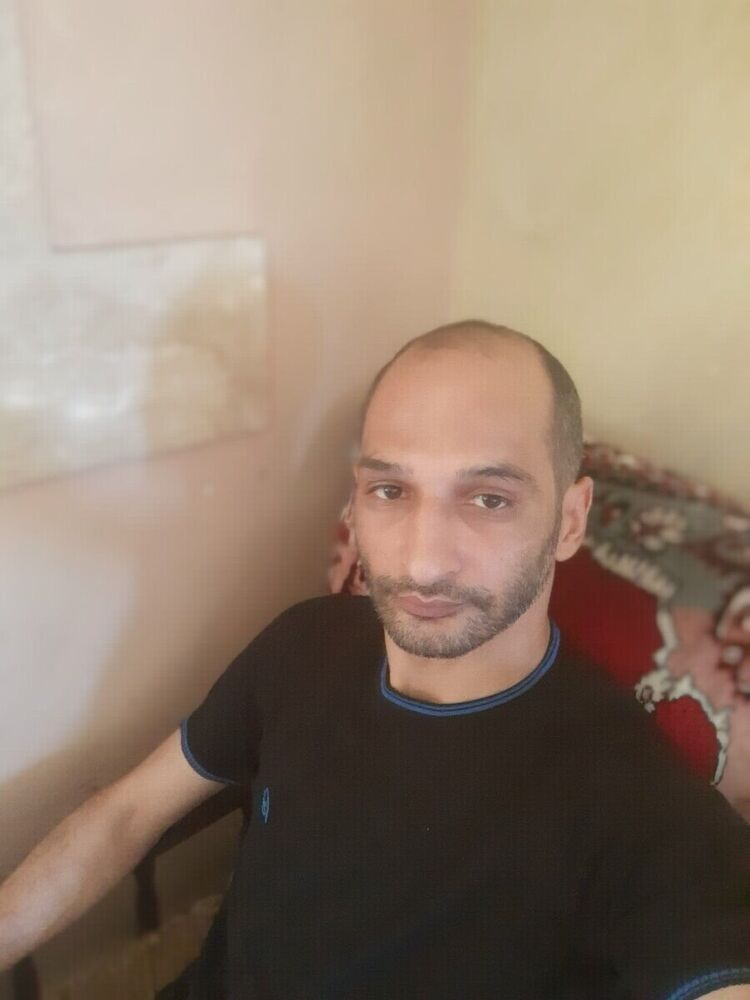 20606983  Rafael, 42 ,    