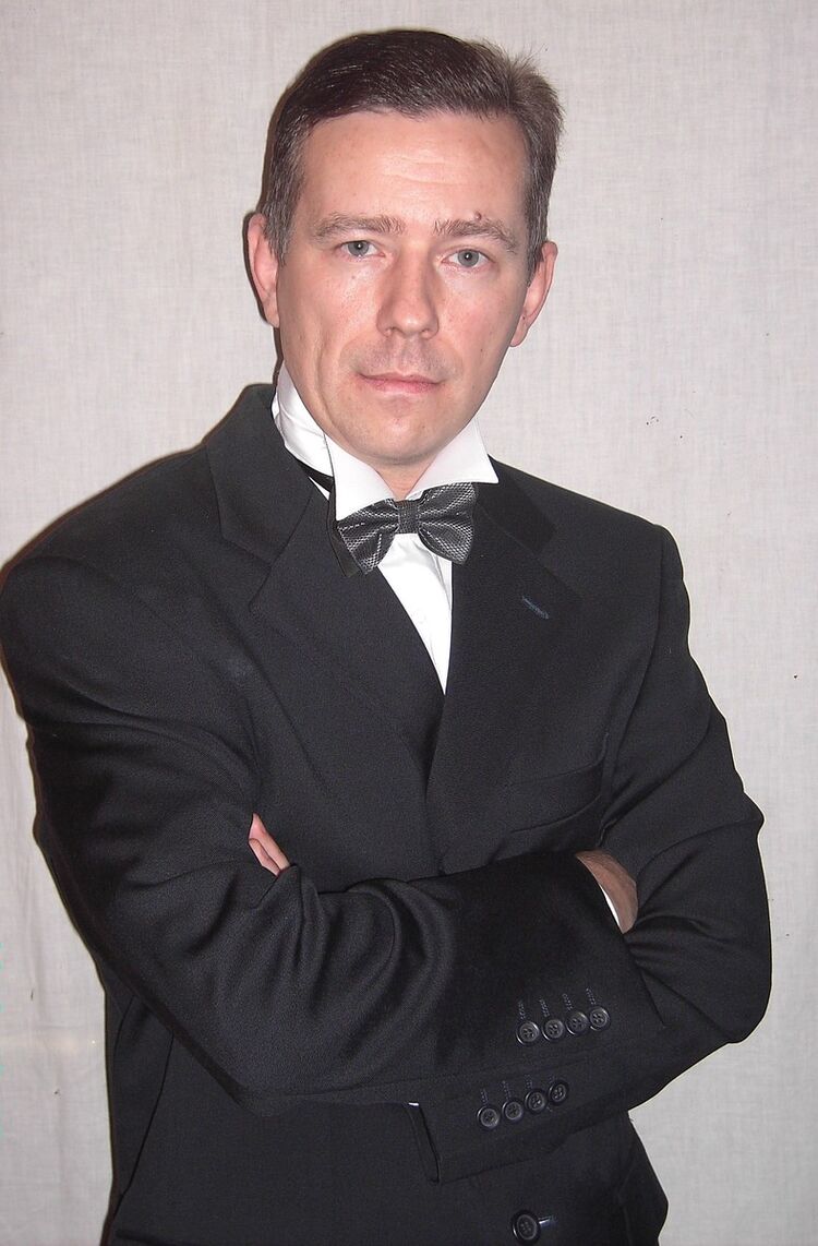  4305033  Sergei Apolo, 56 ,    
