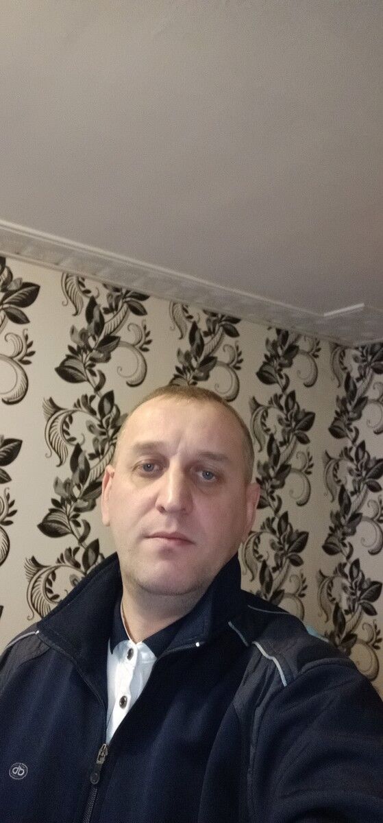  19386283  Alex, 46 ,    