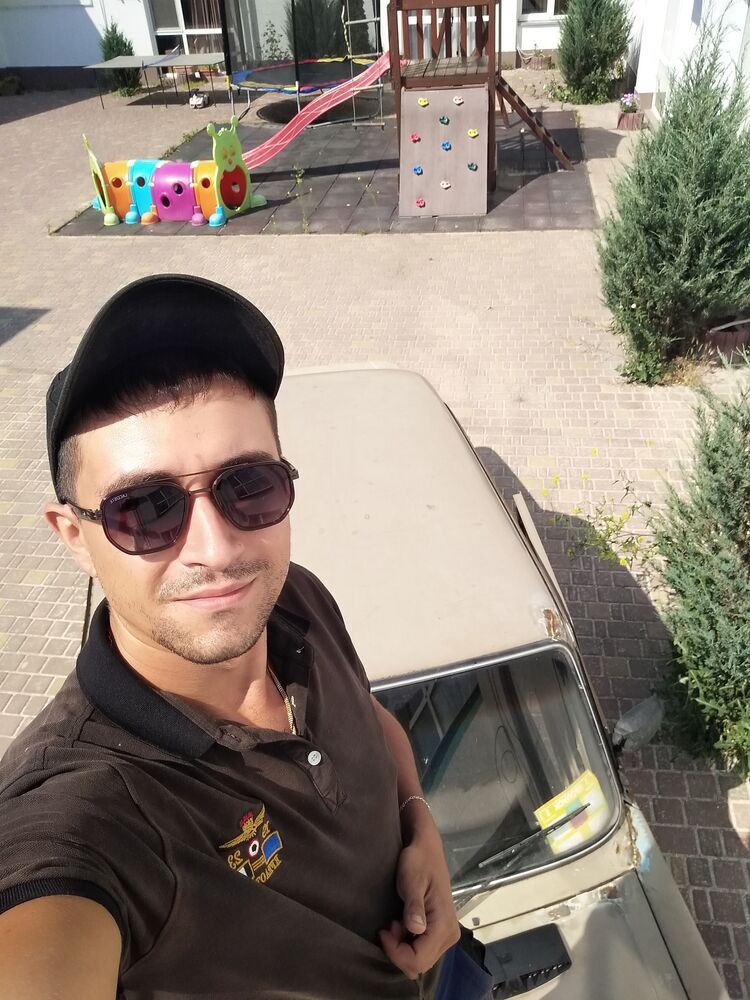  35700683  , 26 ,    