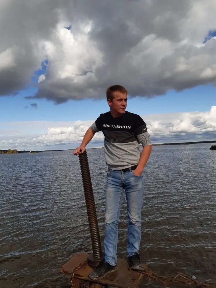  ,   Denis, 31 ,   ,   