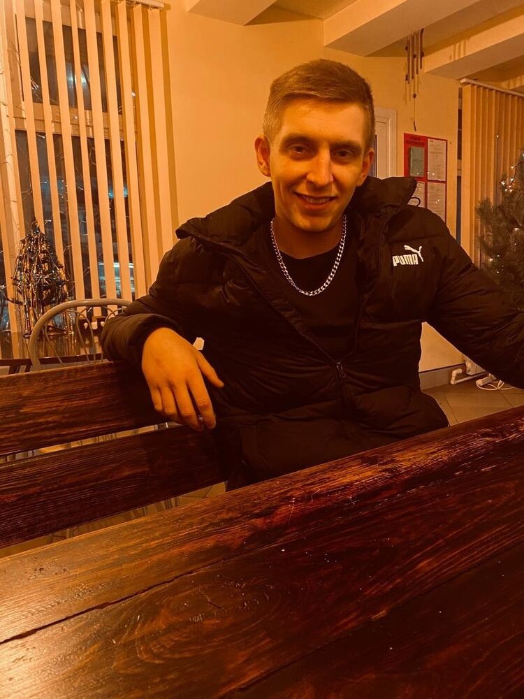  41903853  , 24 ,    