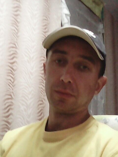  ,   Mike, 44 ,   