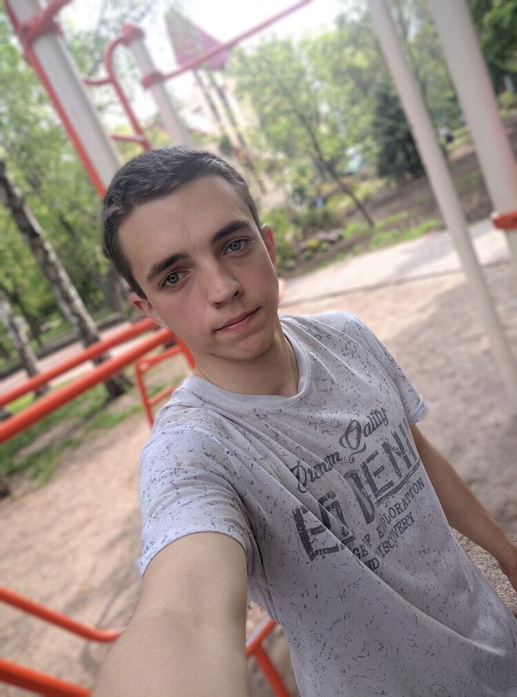  20250183  Vadim, 26 ,    