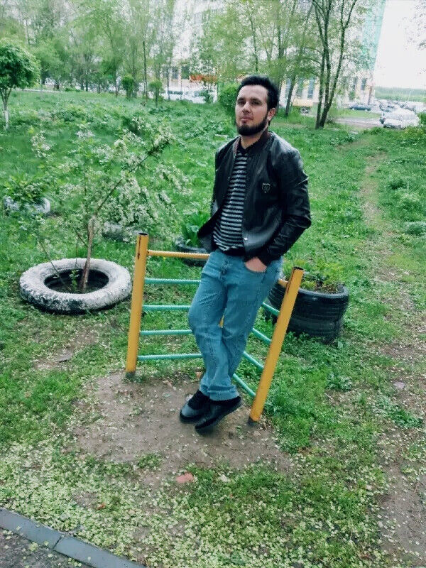  20004723  Dima, 32 ,    