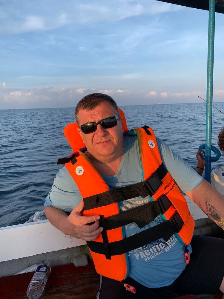  27022133  , 52 ,    -