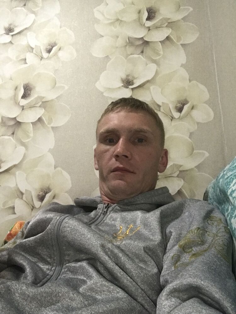  41948663  , 33 ,    