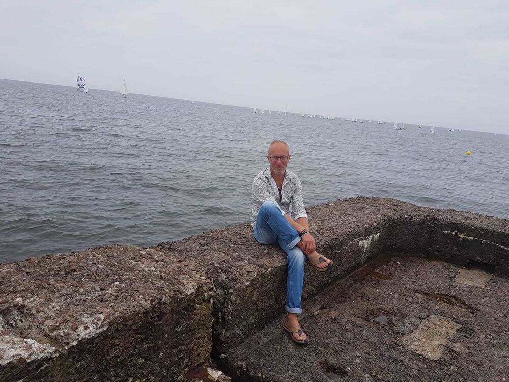  19055883  Gircc, 53 ,    