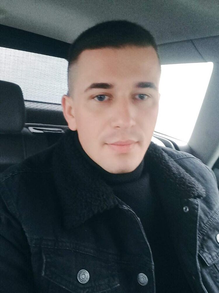  30664863  Mikhail, 32 ,    