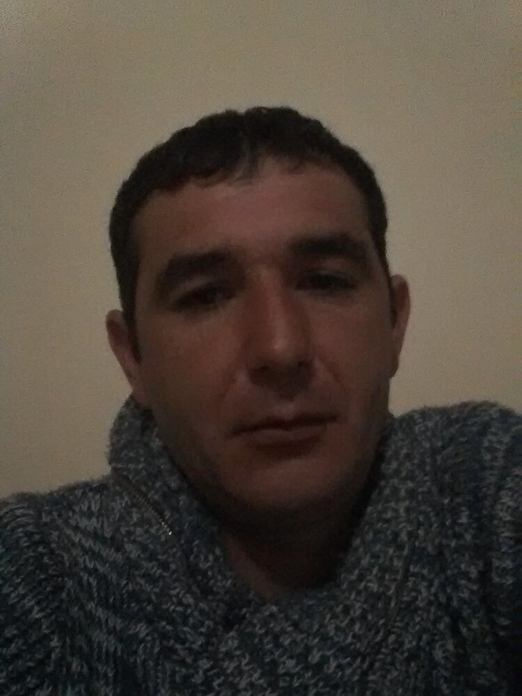  ,   Hovo, 38 ,  