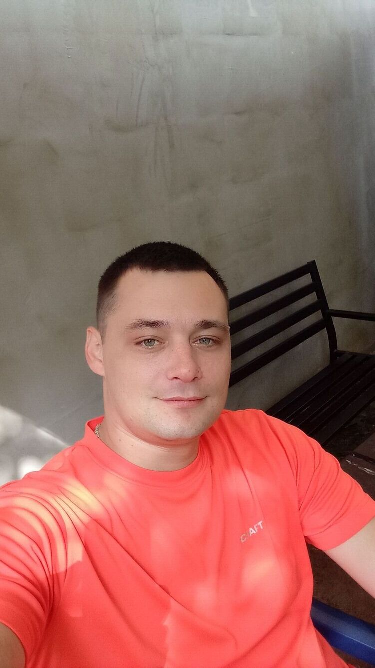  50729573  Andriy, 34 ,    