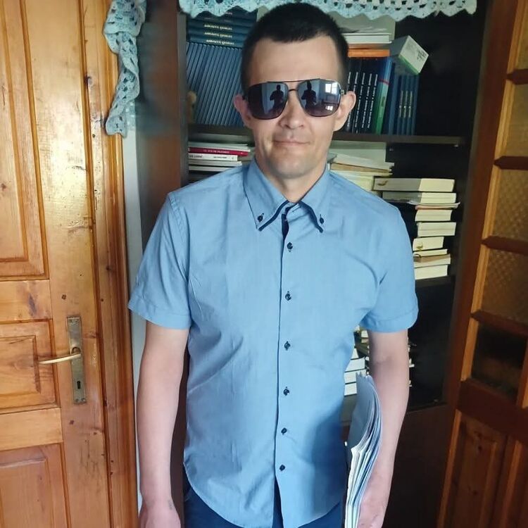  ,   Igor, 36 ,   ,   