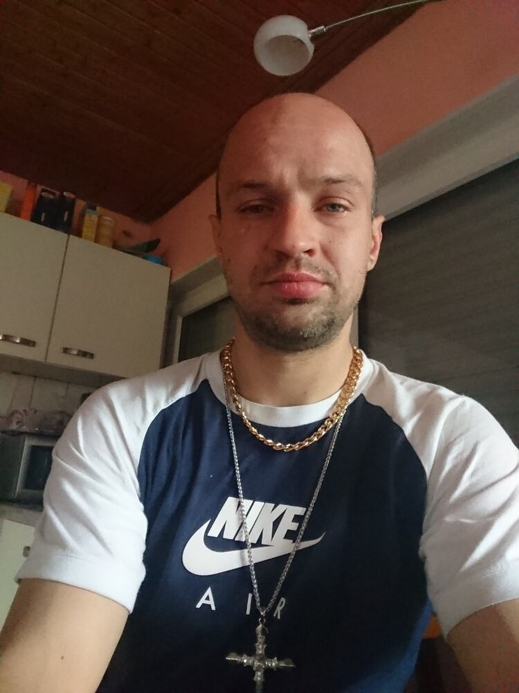  13123403  Ainar, 42 ,    Bruch