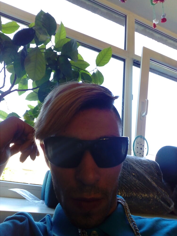  43399603  Viktors, 26 ,    