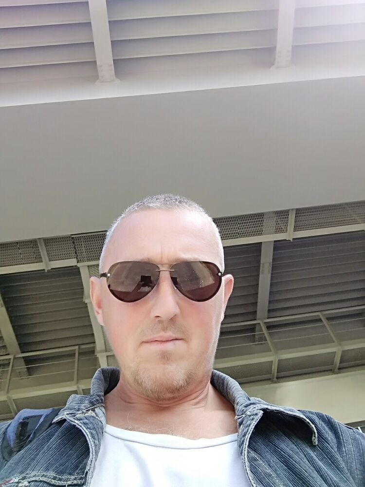  20621573  Denis, 40 ,    