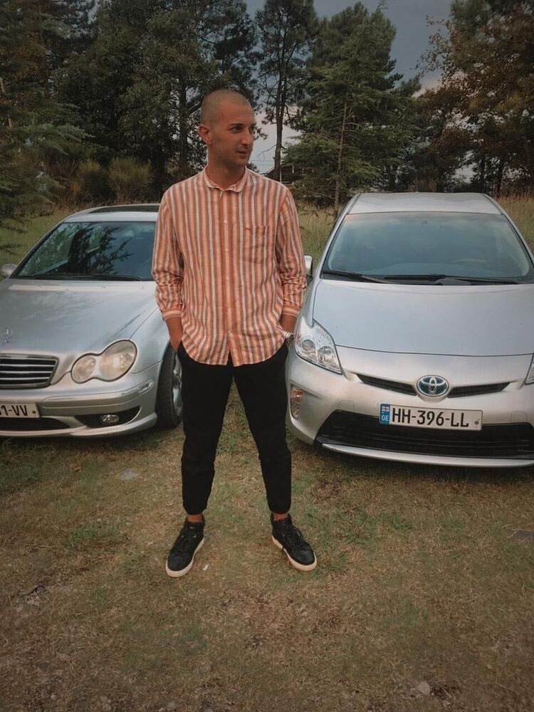  44388523  Saba, 26 ,    