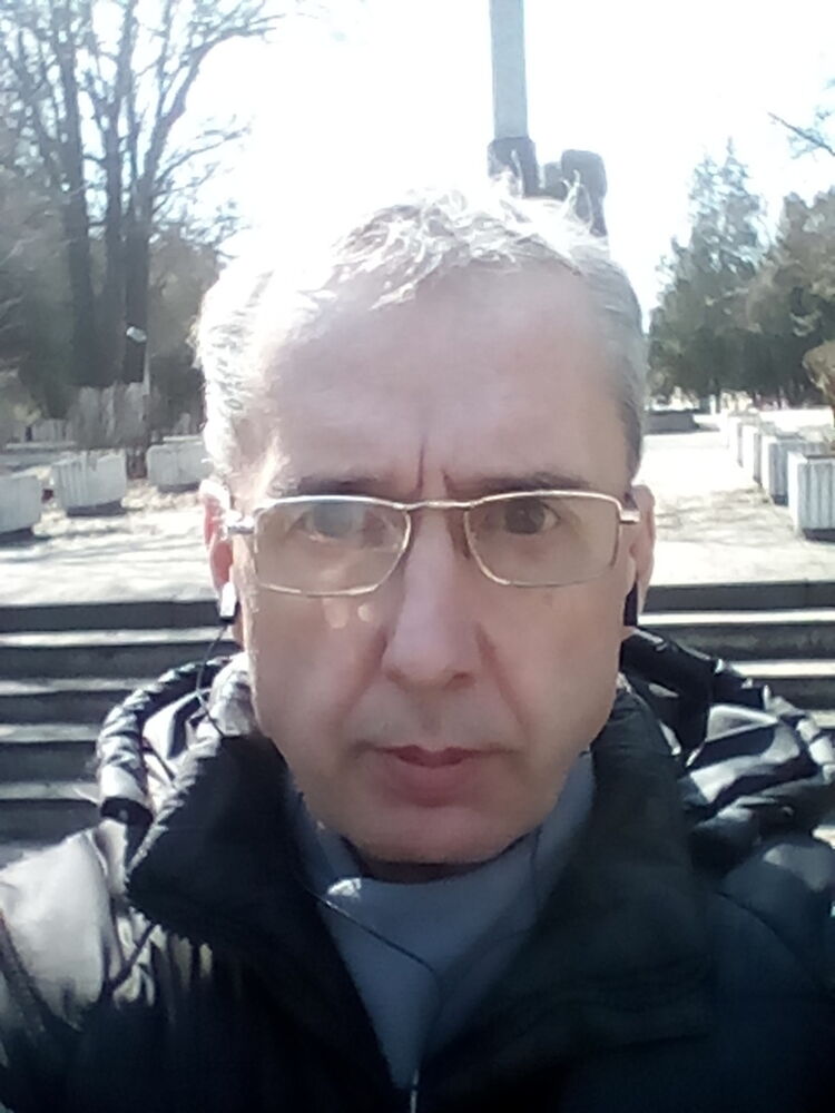  15738143  Konstantin, 65 ,    
