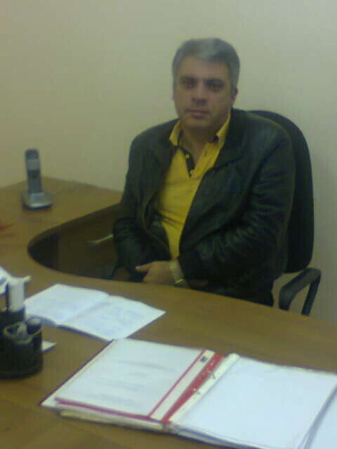  37576453  , 52 ,    