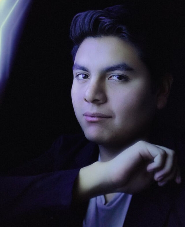  ,   Gustavo, 24 ,     , c 