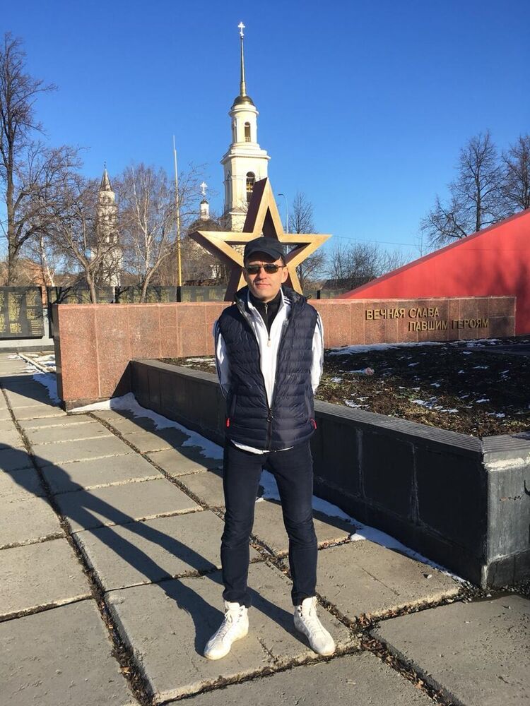  21952333  Petr, 57 ,    