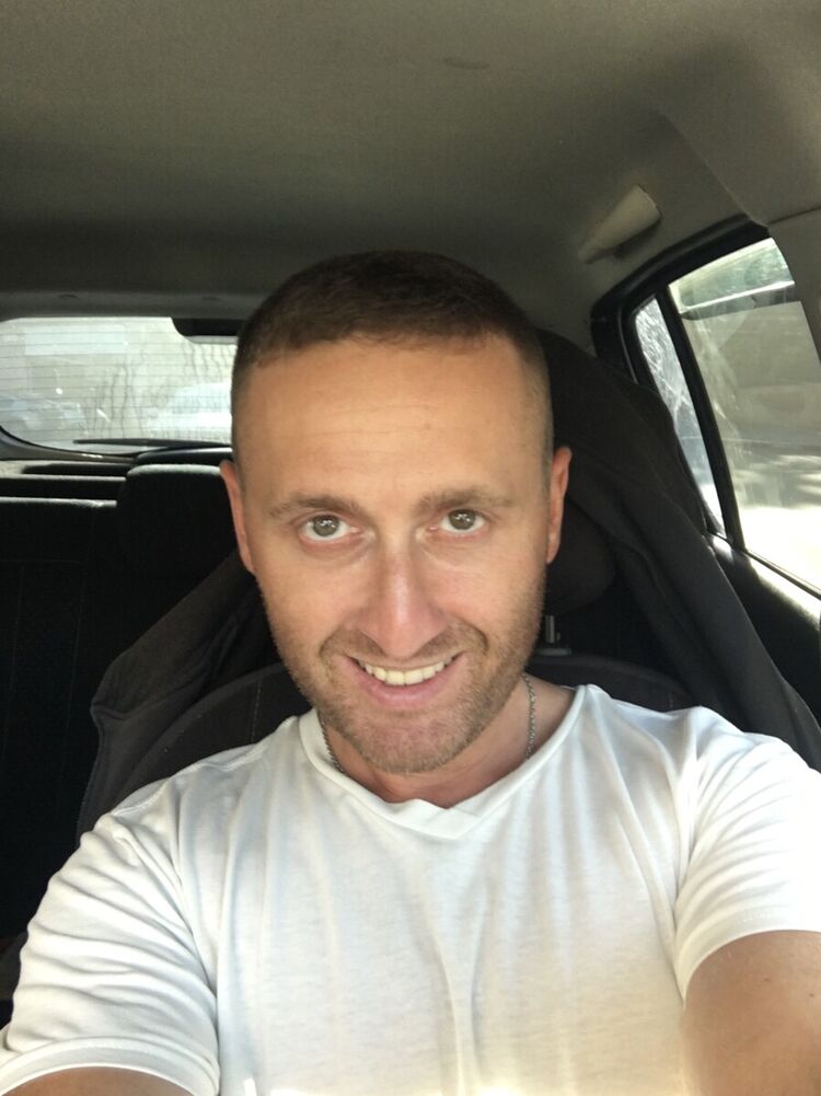  22466103  Igor, 45 ,    Holon