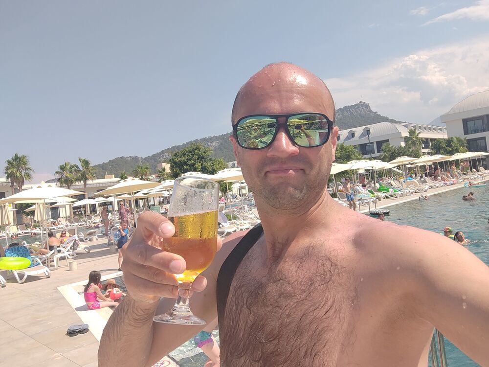  54149873  Serhii, 37 ,    