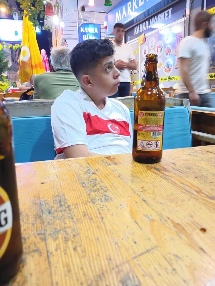  ,   Burhan, 19 ,   ,   