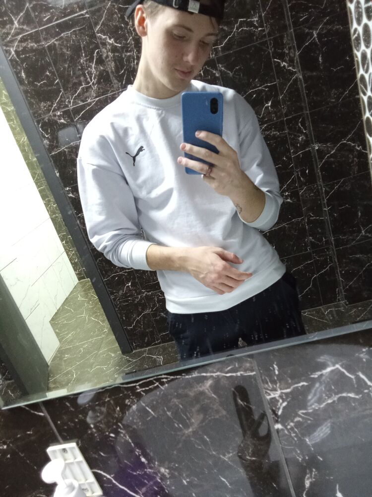  43679753  Sasha, 20 ,    