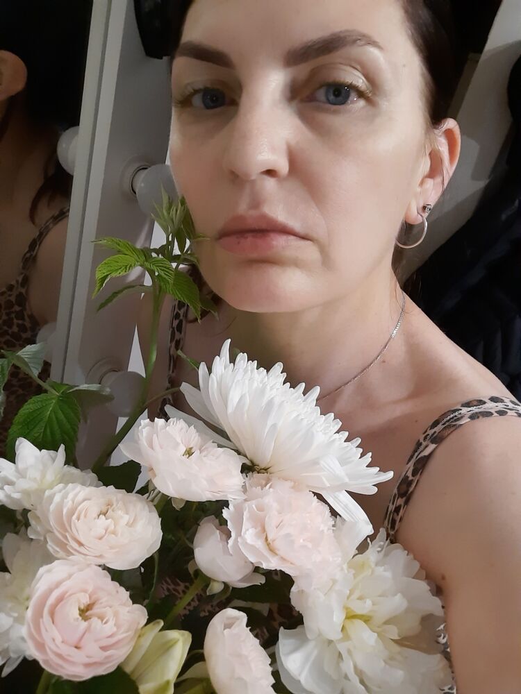  53548083  LARISA, 46 ,    