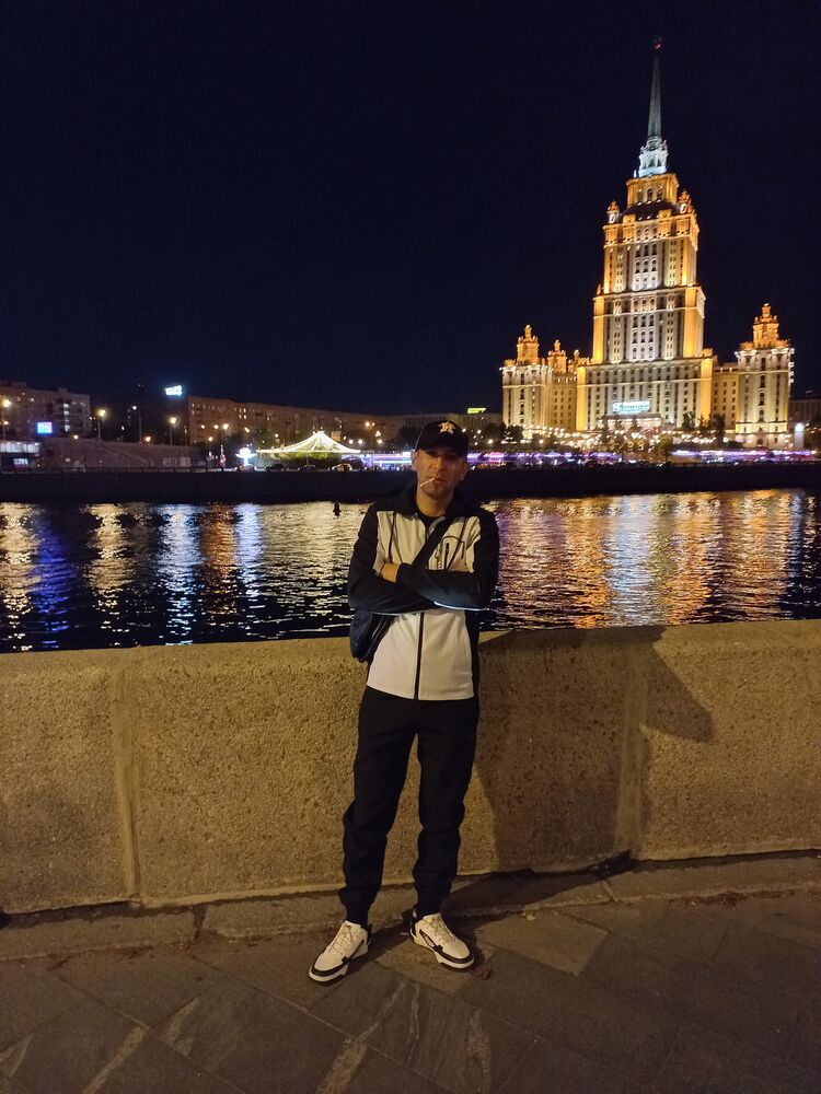  27416103  Vahe, 31 ,    