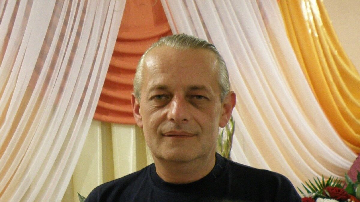  8898393  VIKTOR, 55 ,    