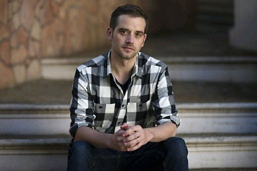  ,   Viktor, 44 ,   ,   , c 