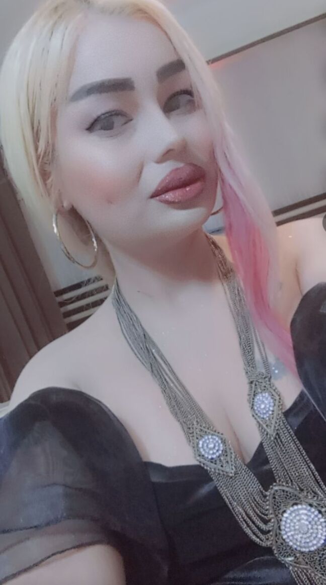  ,   Manija, 27 ,   ,   