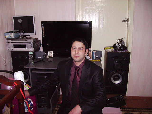  4426973  Vuqar, 40 ,    