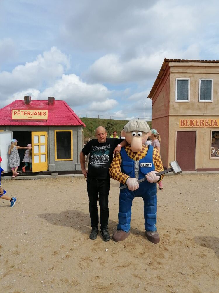  25265253  Ggghhh, 51 ,    