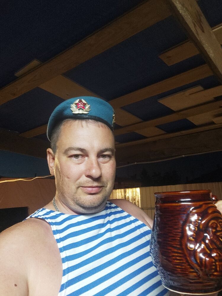  30077743  Yuriy, 40 ,    