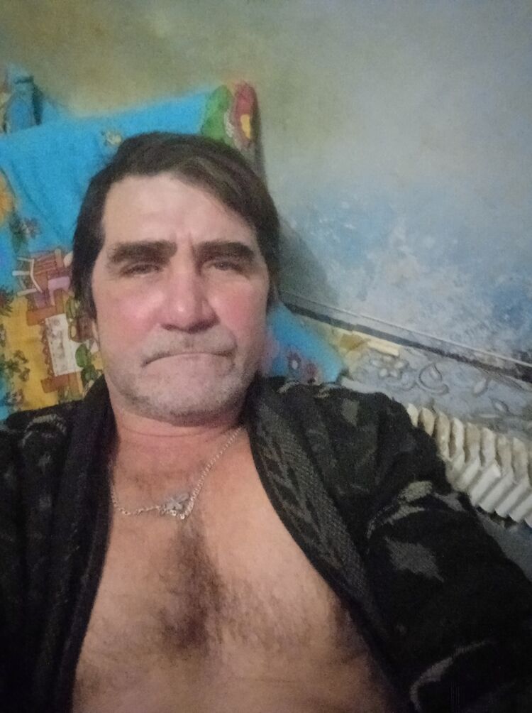  40508943  Alexander, 58 ,    -