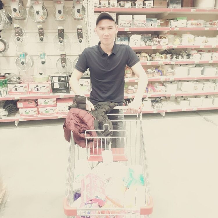  15746663  Adik, 32 ,    