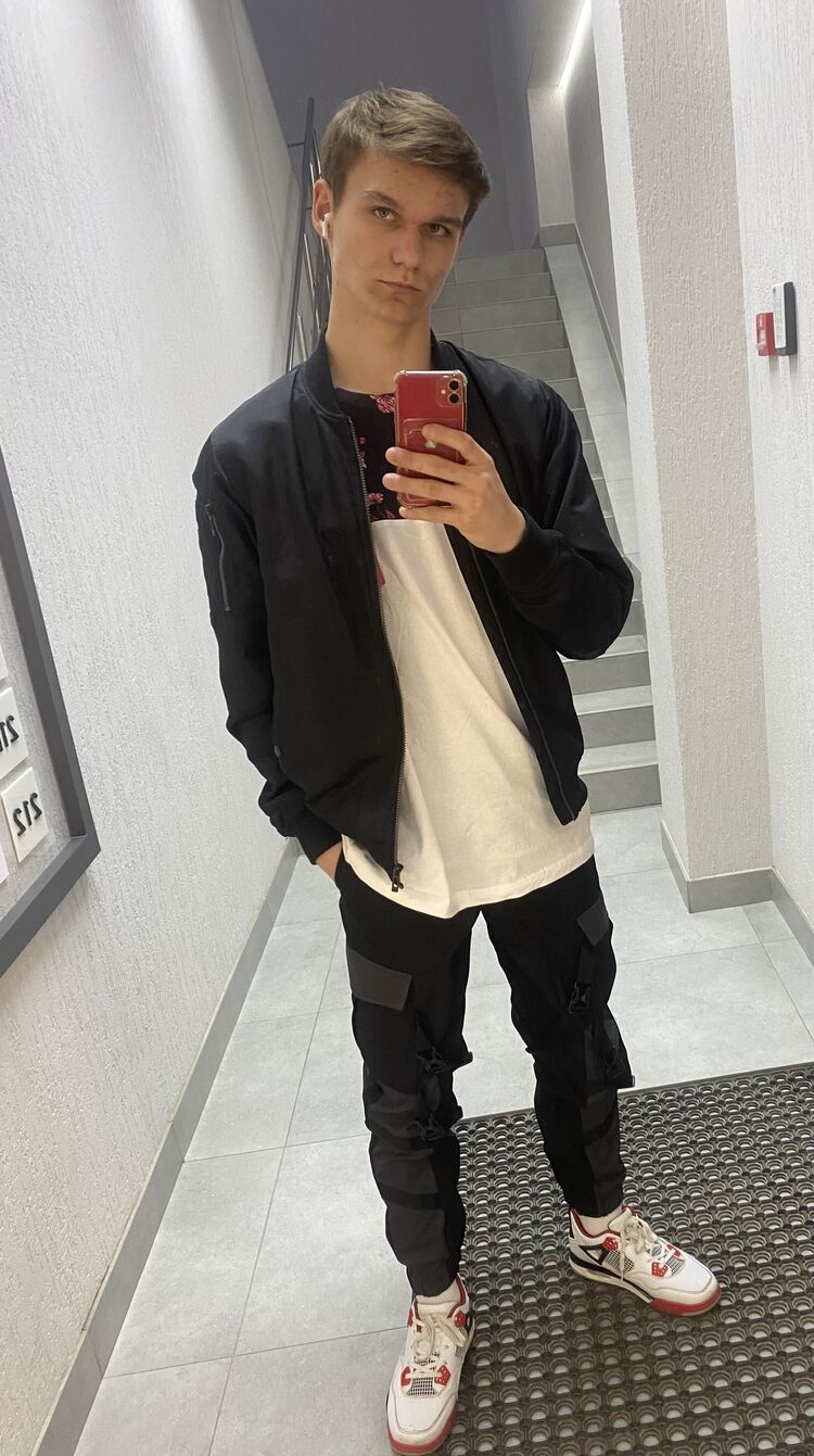  33807413  , 20 ,    