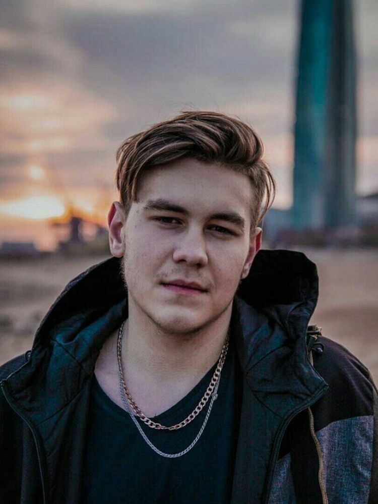  20563343  , 24 ,    -