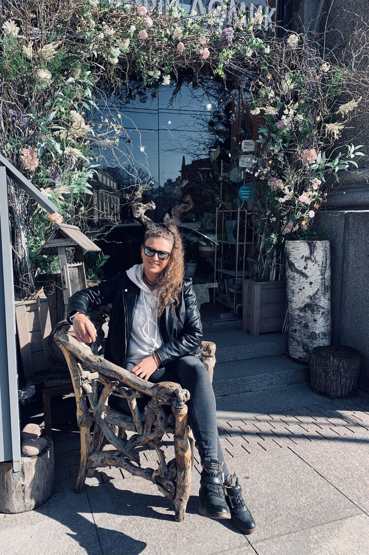  37755043  , 33 ,    -