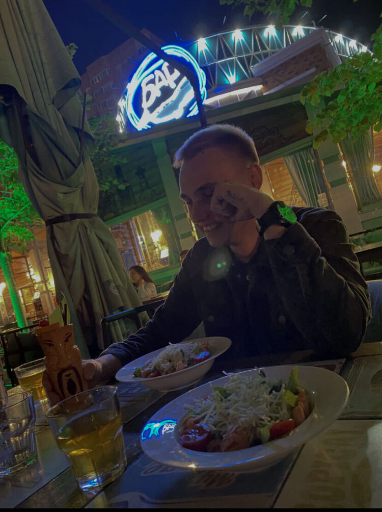  36957433  Yury, 27 ,    