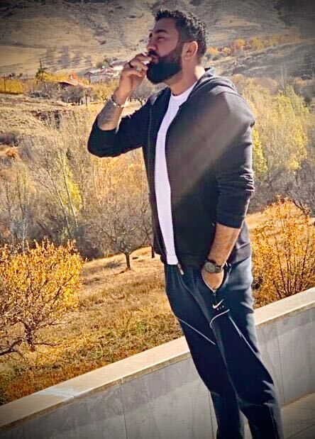  31884643  Azem, 38 ,    