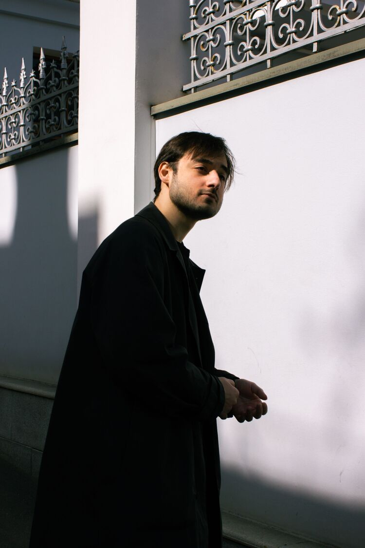  35804253  George, 28 ,    