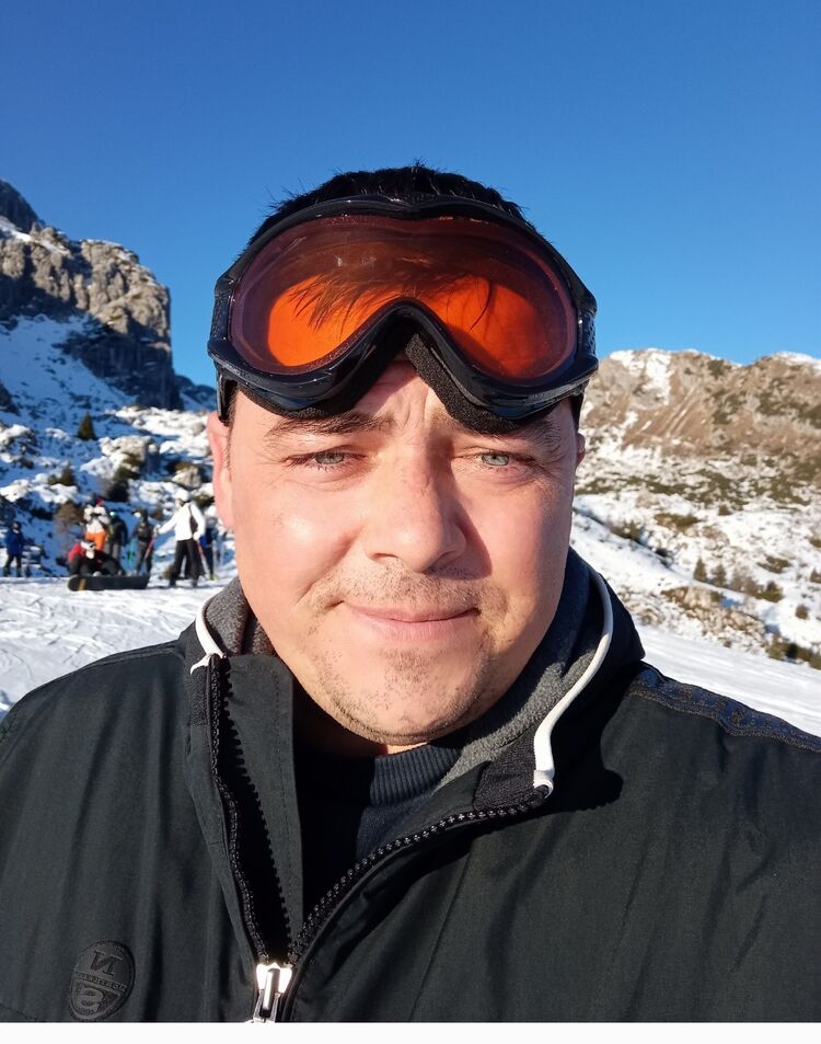  33950753  Bogdan, 45 ,    Busto Arsizio