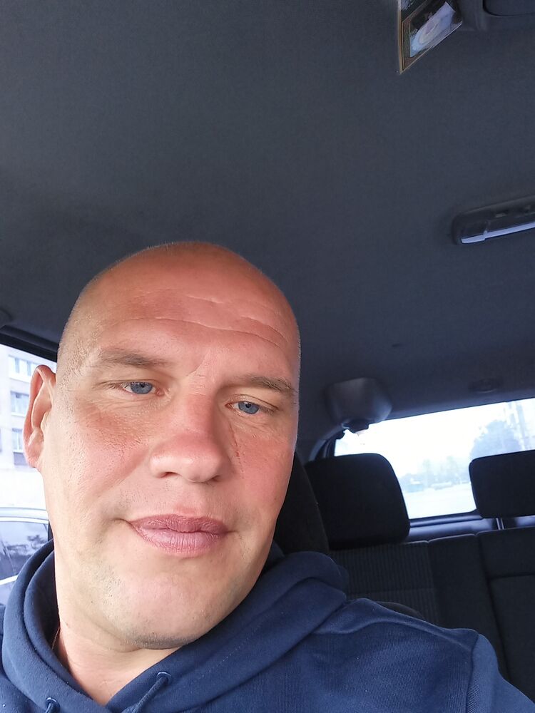  52644443  Sergey, 47 ,    