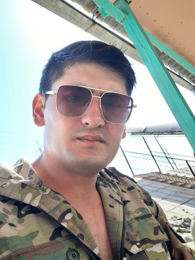  ,   Akbar, 33 ,   ,   , c , 
