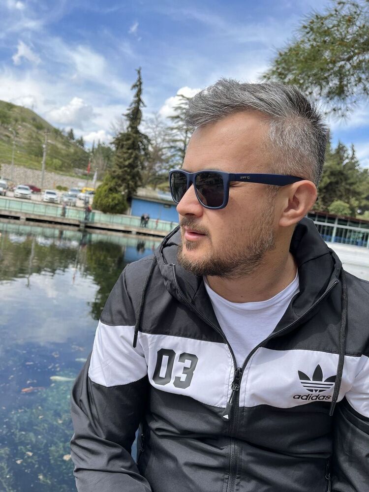  ,   Hamdi, 32 ,   ,   
