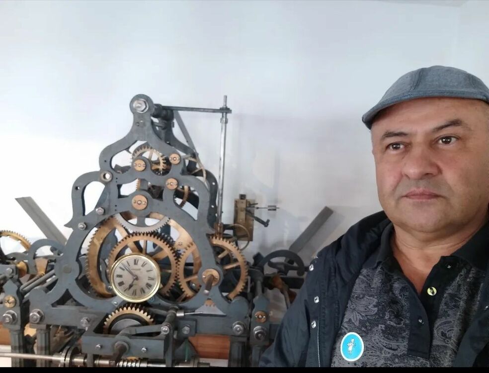  41458333  Mehdi, 49 ,    