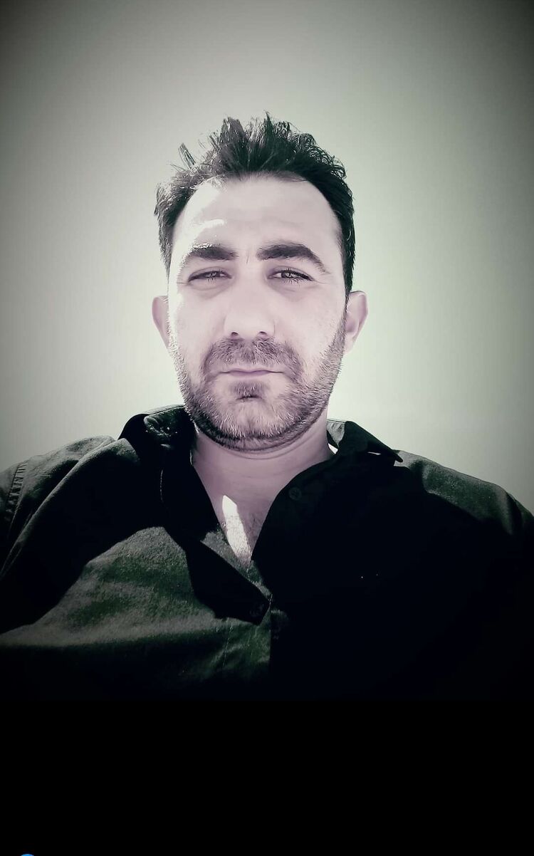  38997293  Vuqar, 41 ,    